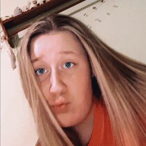 Meet your Posher, Ella